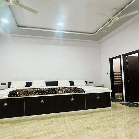 Hotel Rudra Residency Near Railway Station Mathura Dış mekan fotoğraf