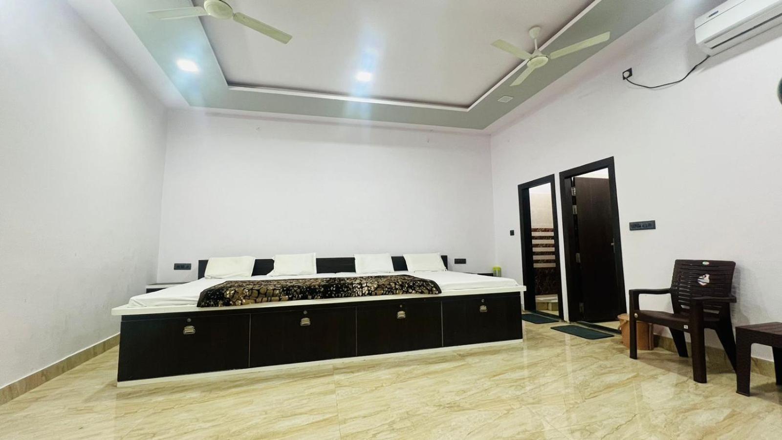 Hotel Rudra Residency Near Railway Station Mathura Dış mekan fotoğraf