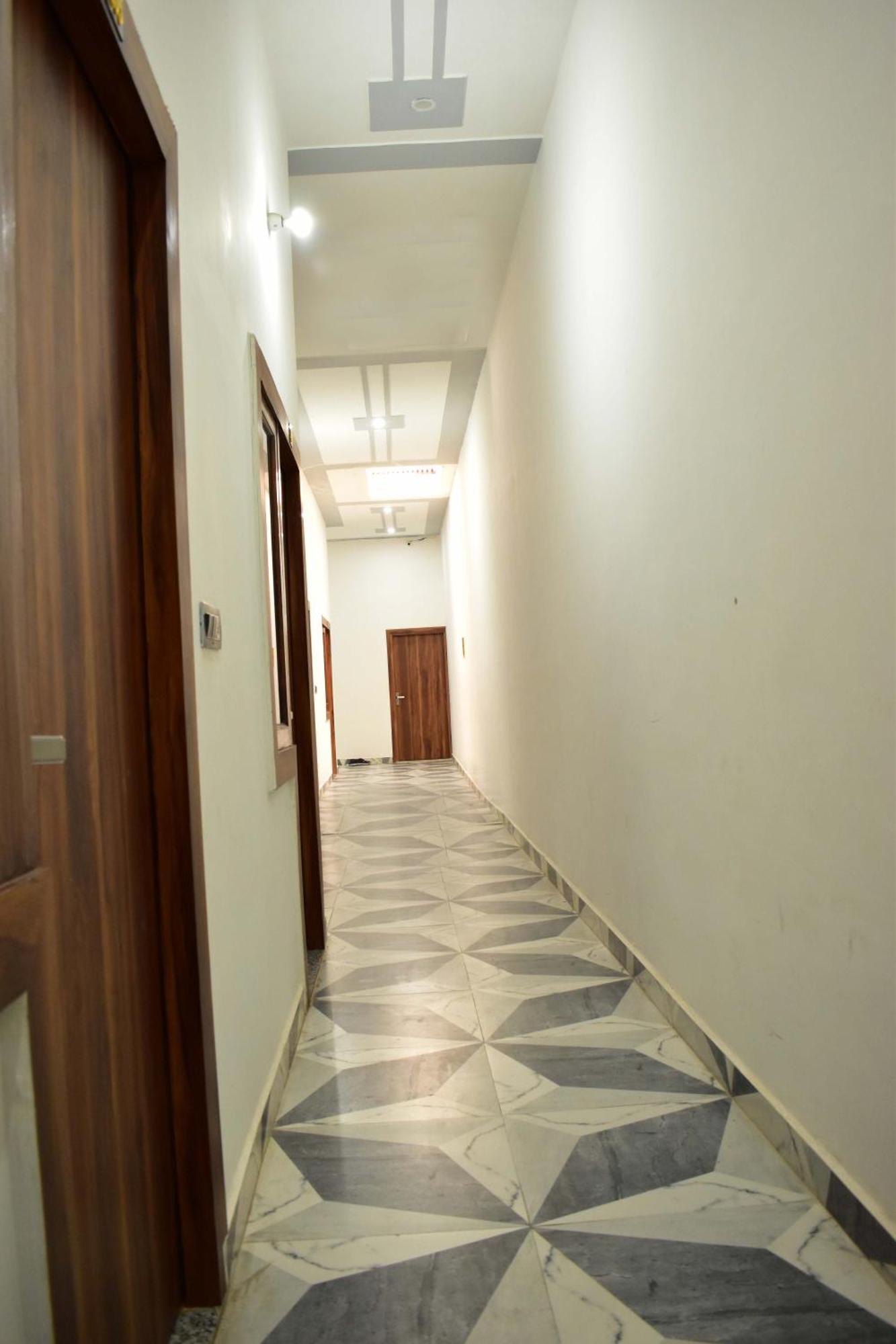Hotel Rudra Residency Near Railway Station Mathura Dış mekan fotoğraf