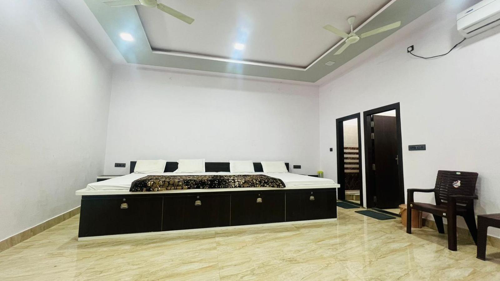 Hotel Rudra Residency Near Railway Station Mathura Dış mekan fotoğraf