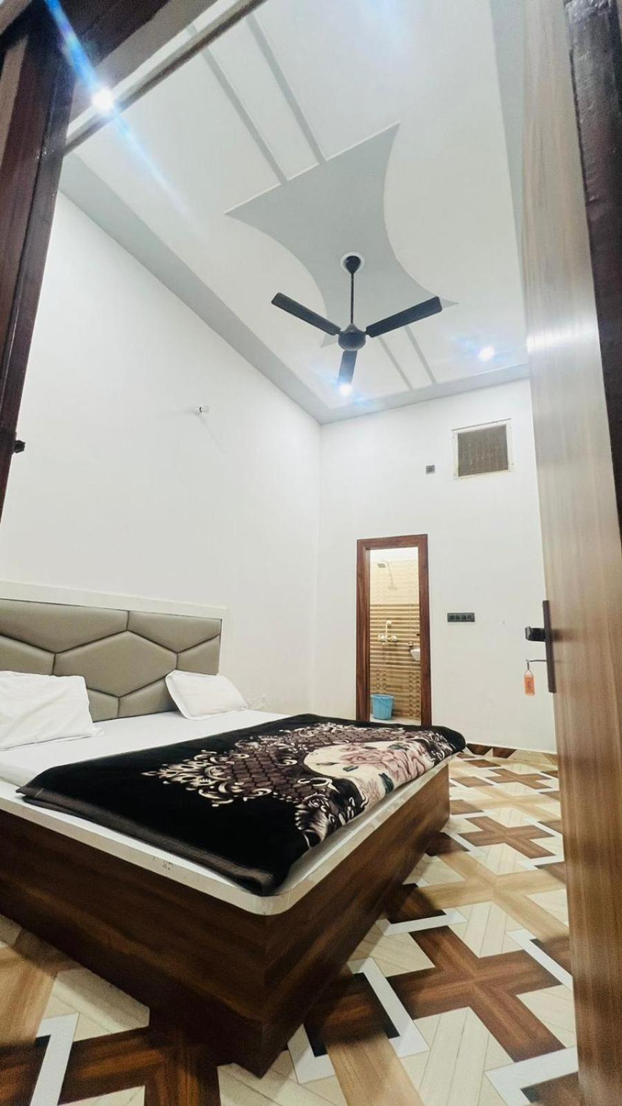 Hotel Rudra Residency Near Railway Station Mathura Dış mekan fotoğraf