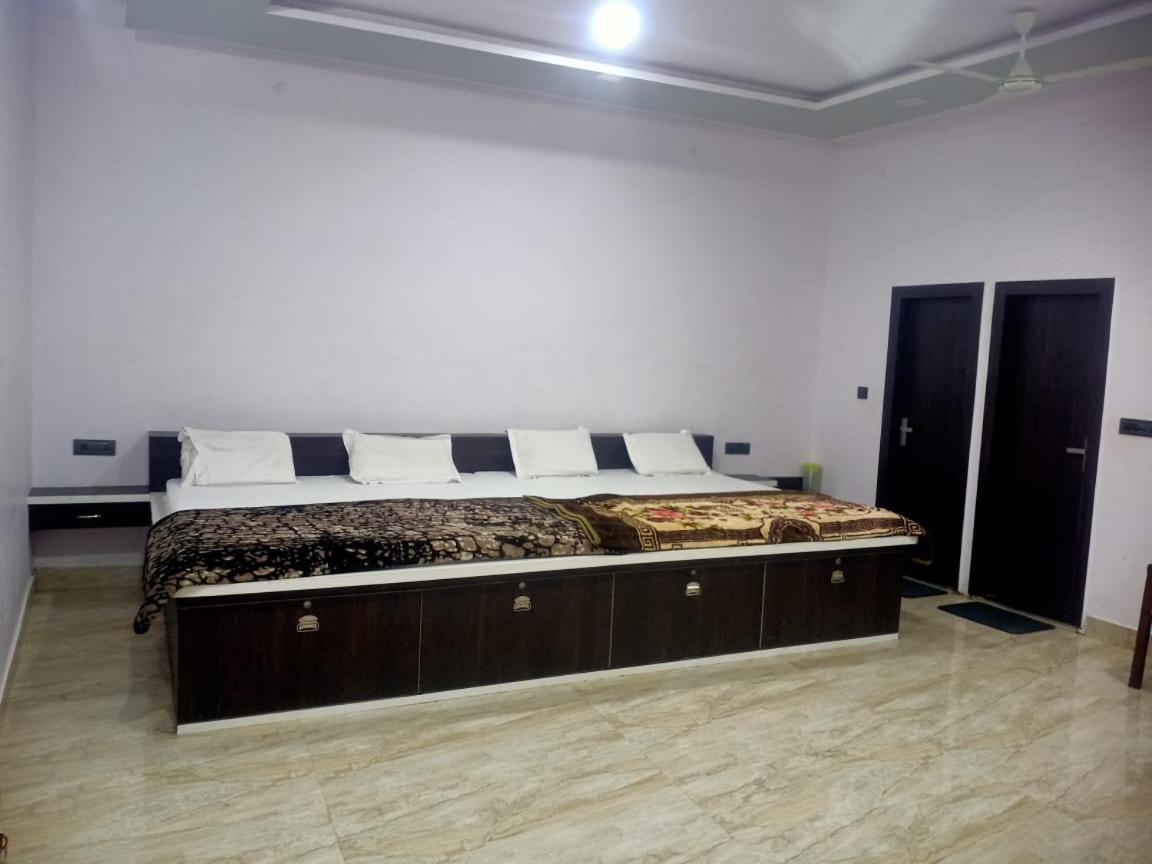 Hotel Rudra Residency Near Railway Station Mathura Dış mekan fotoğraf